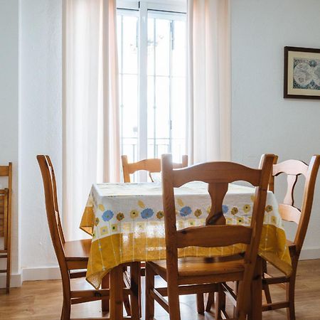 Pilsev Center Apartment Севилья Экстерьер фото