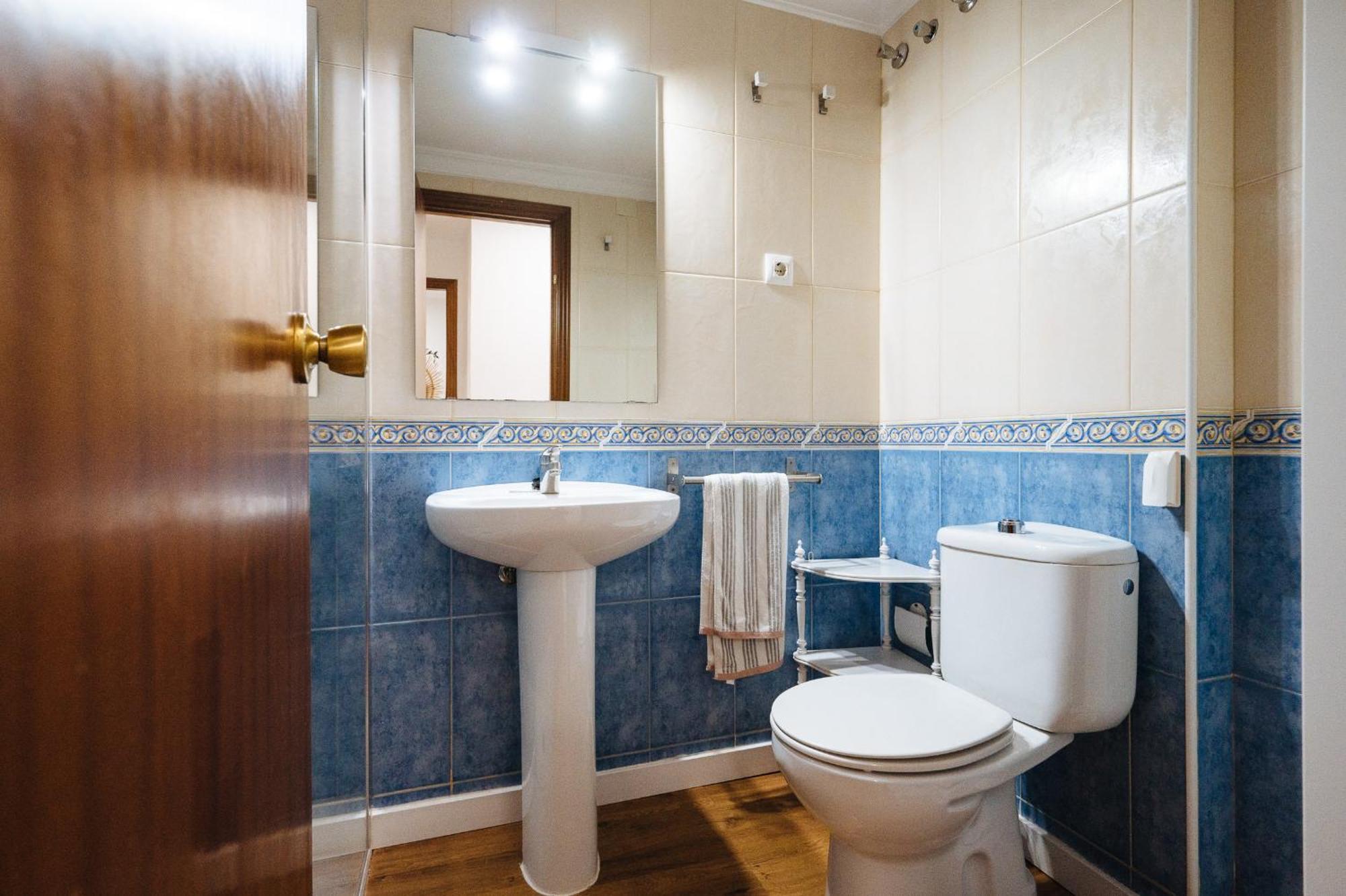 Pilsev Center Apartment Севилья Экстерьер фото