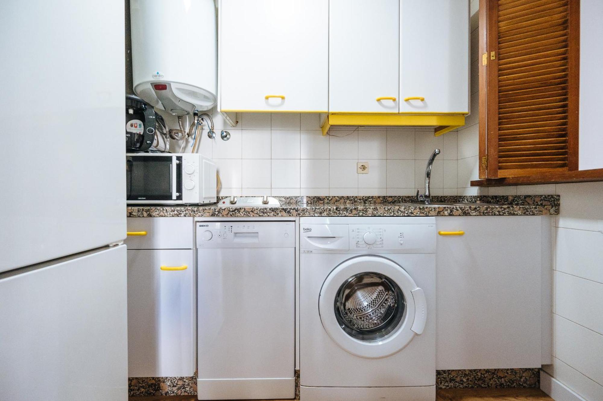 Pilsev Center Apartment Севилья Экстерьер фото