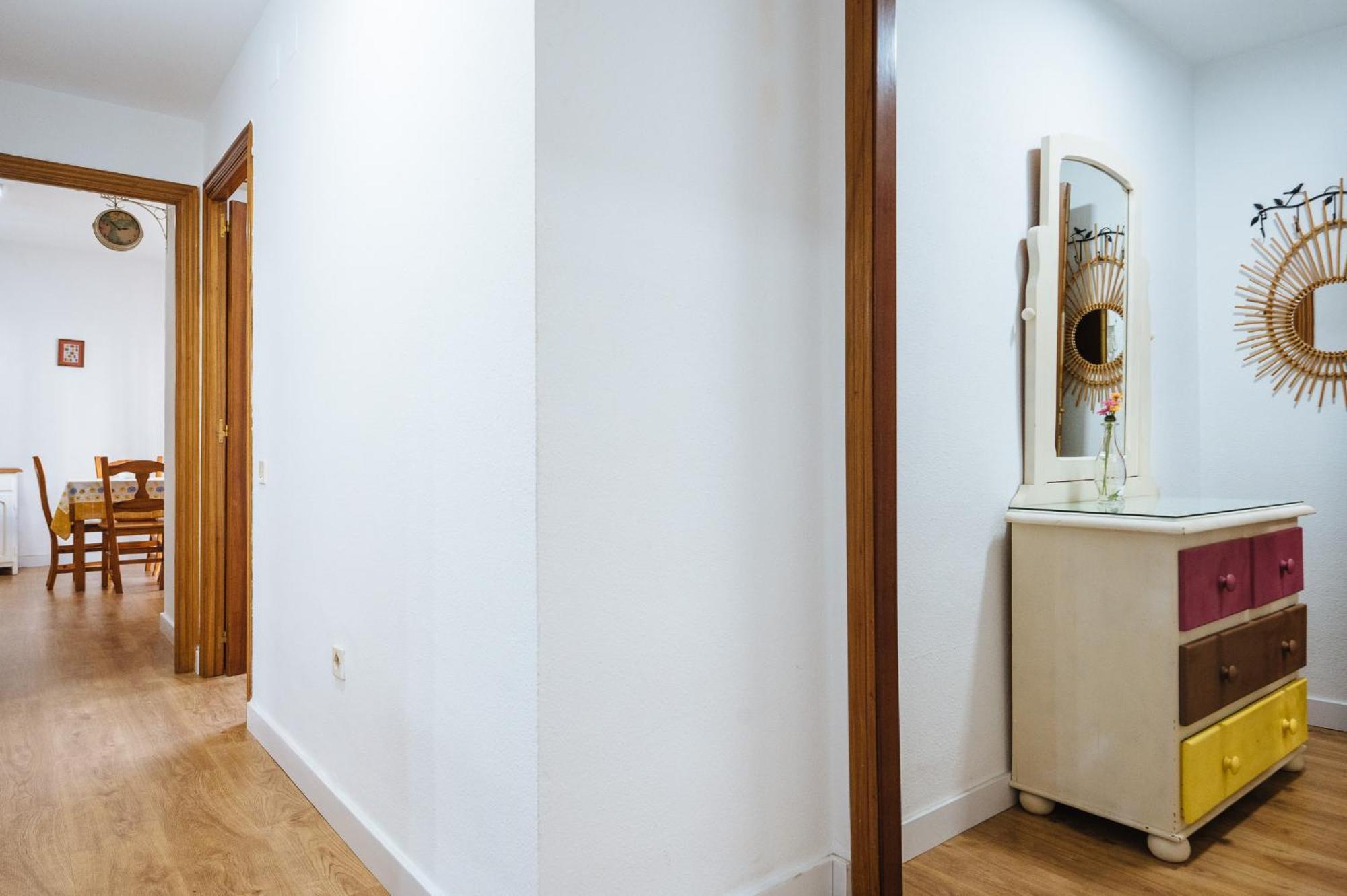 Pilsev Center Apartment Севилья Экстерьер фото