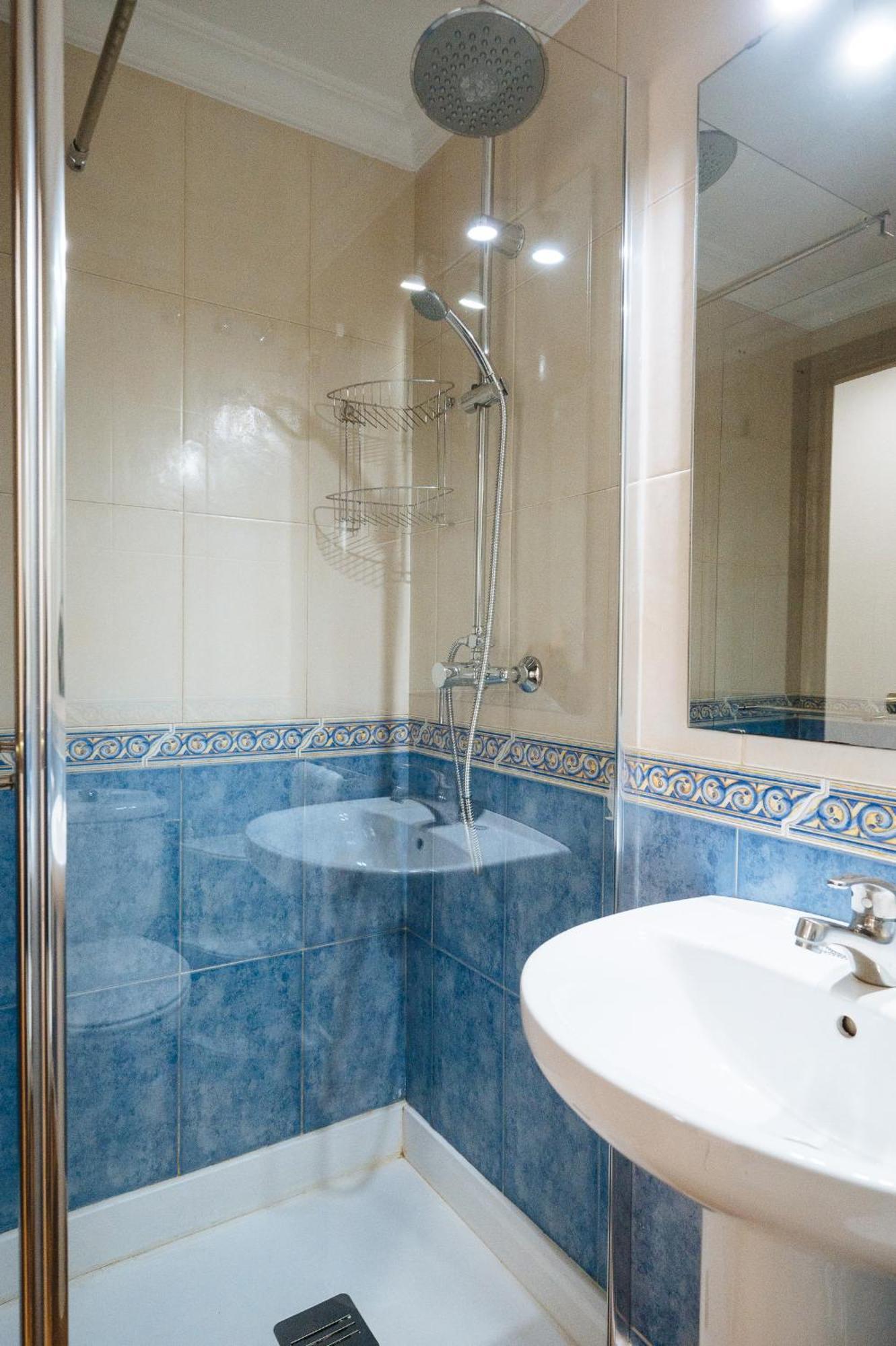 Pilsev Center Apartment Севилья Экстерьер фото