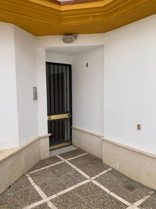 Pilsev Center Apartment Севилья Экстерьер фото