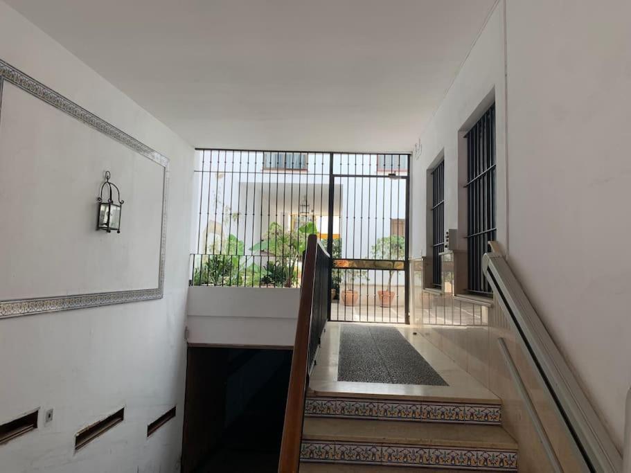 Pilsev Center Apartment Севилья Экстерьер фото